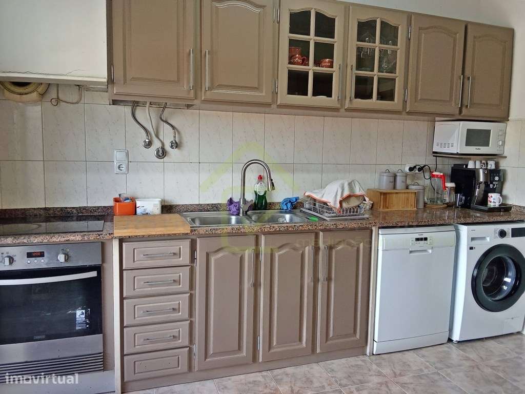 Moradia T3 +1 com espaço exterior e vista campo a minutos das Praias-8