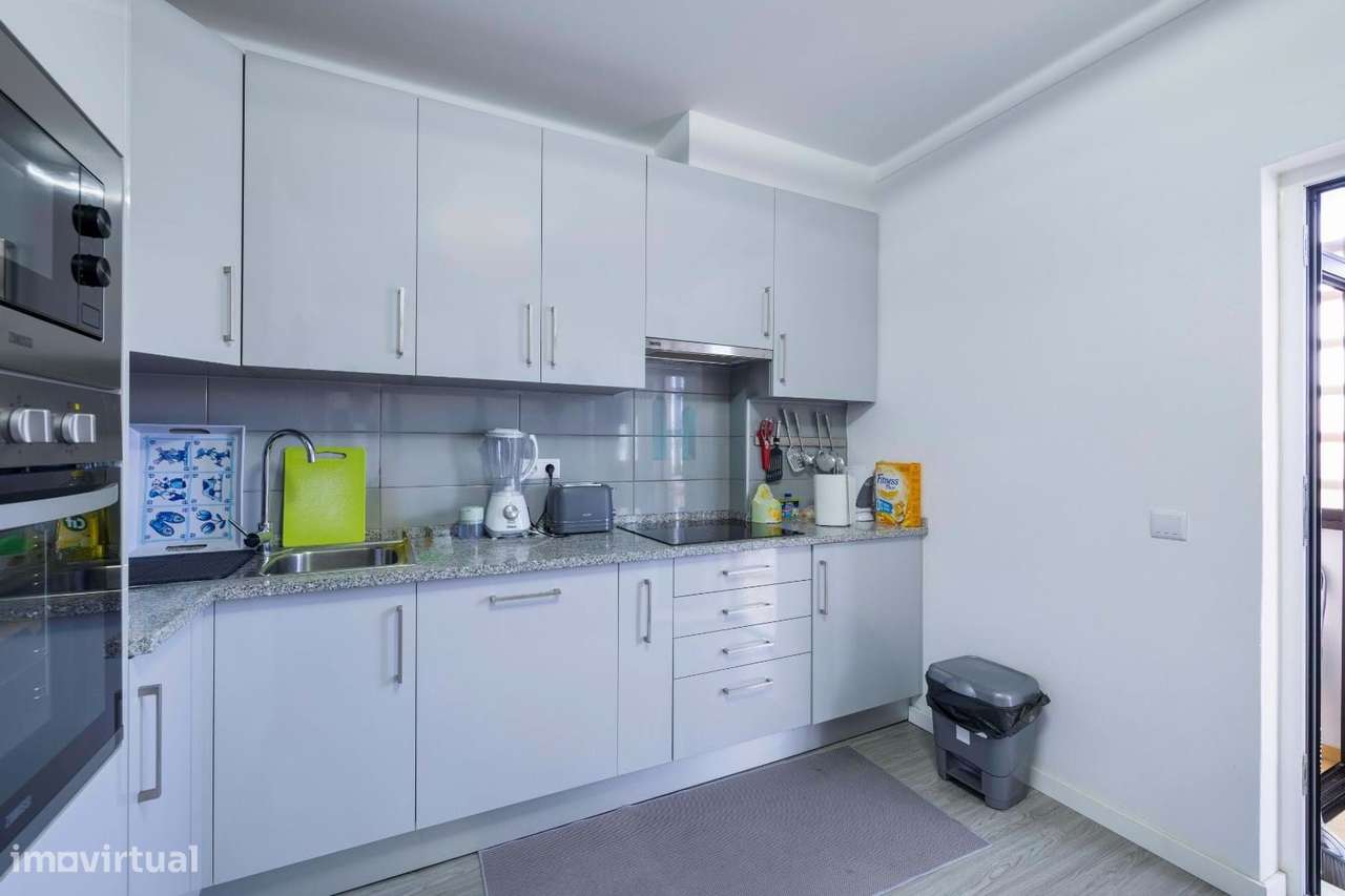 Apartamento T2 com lareira e varanda em Portimão - Grande imagem: 4/13