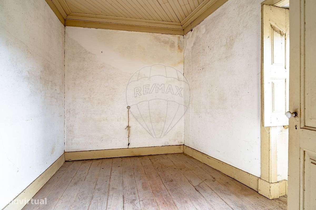 Moradia T4 para venda-10