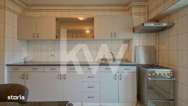Vanzare apartament cu 3 camere, strada Paraului, zona Racadau-4