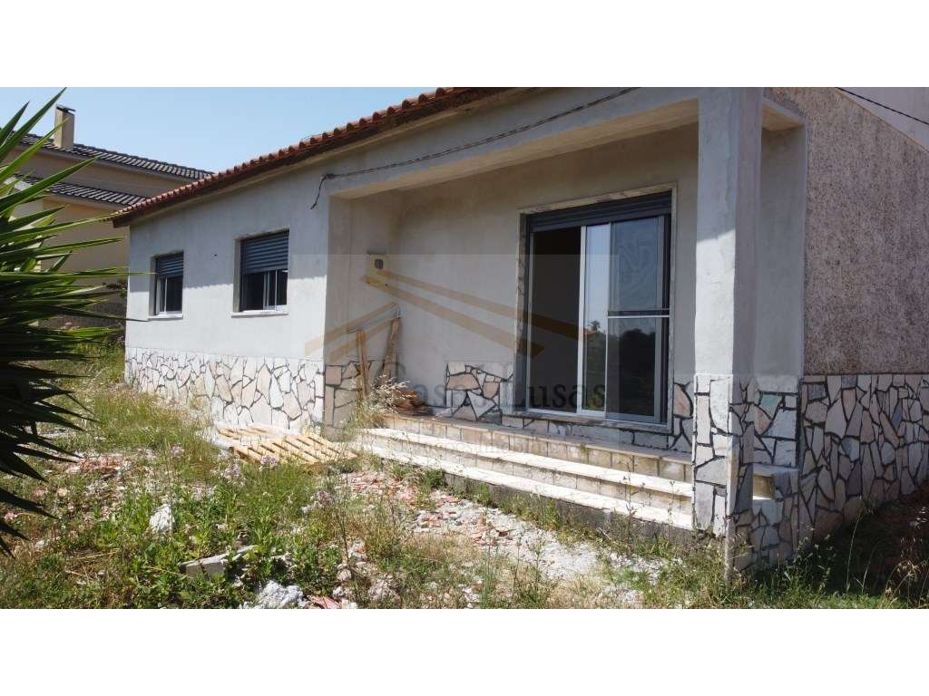 Moradia T3 em fase final de restauro | Lote de 500 m² | Painho e Fi...-4