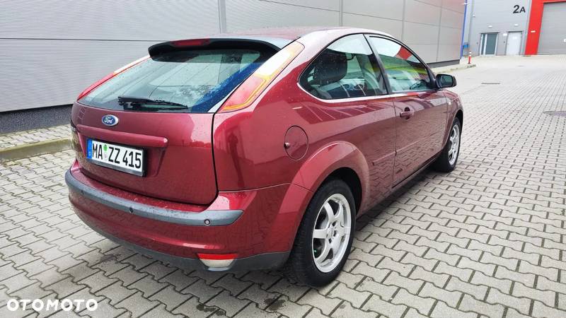 Ford Focus 1.6 16V Titanium - 2