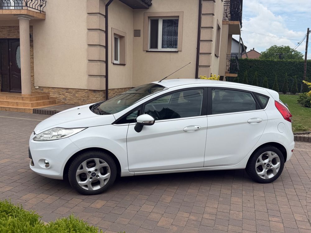 Ford Fiesta Mk7 (2008-) 1.25 Titanium 2010