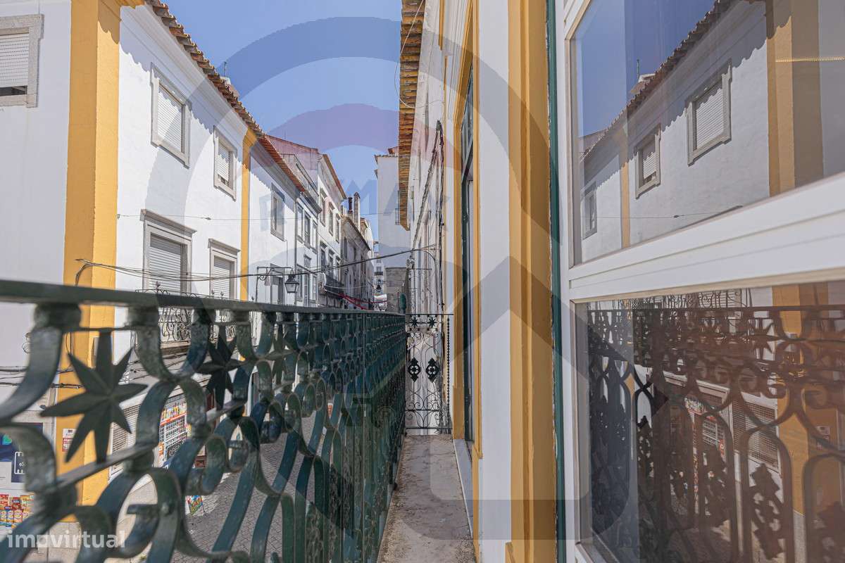 Moradia T3 Renovada no Centro Histórico de Évora – Charme Único-10