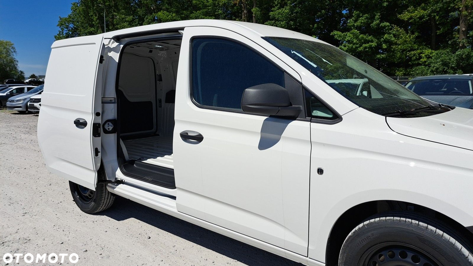 Volkswagen Caddy Maxi Cargo - 31