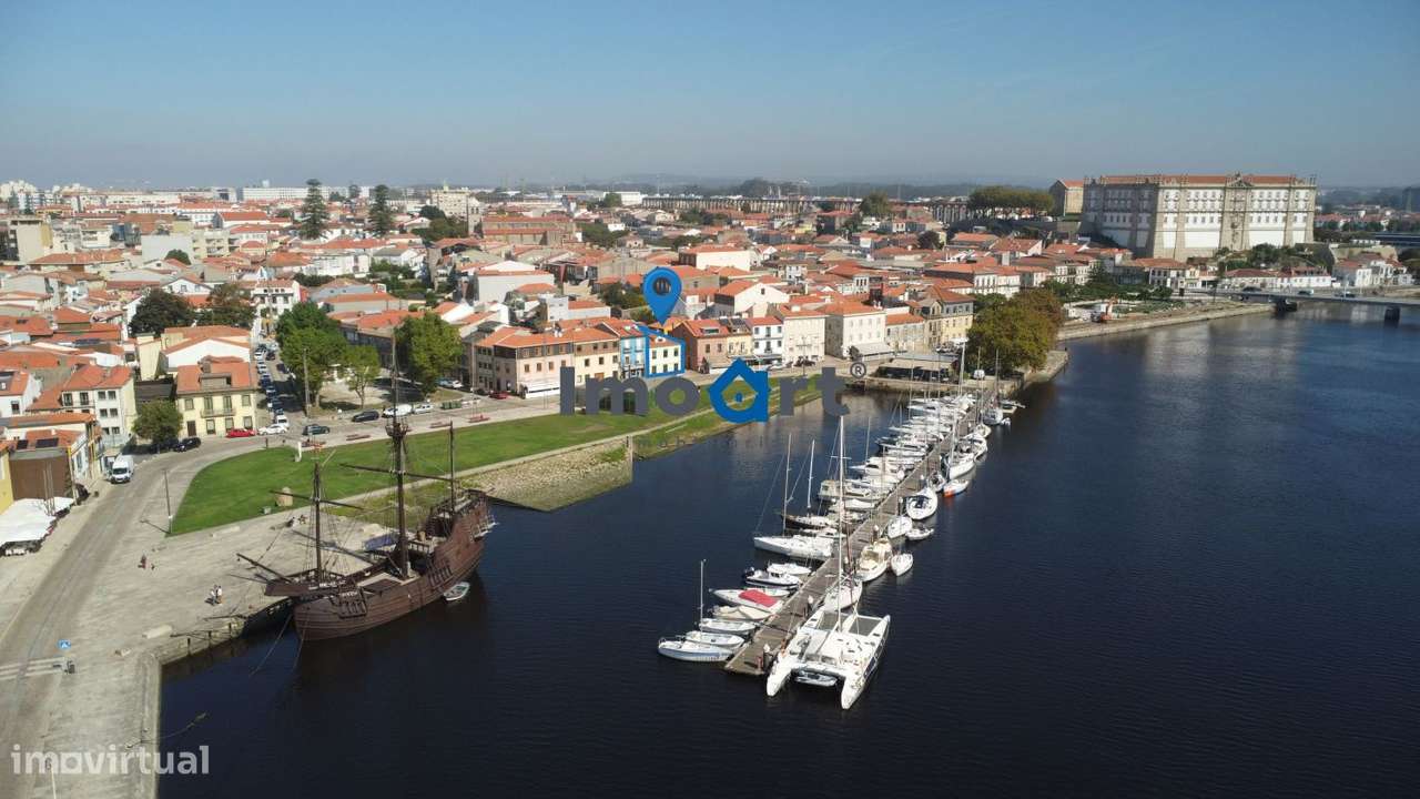 Prédio misto em frente ao Rio e Marina de Vila de Conde, com projeto-18