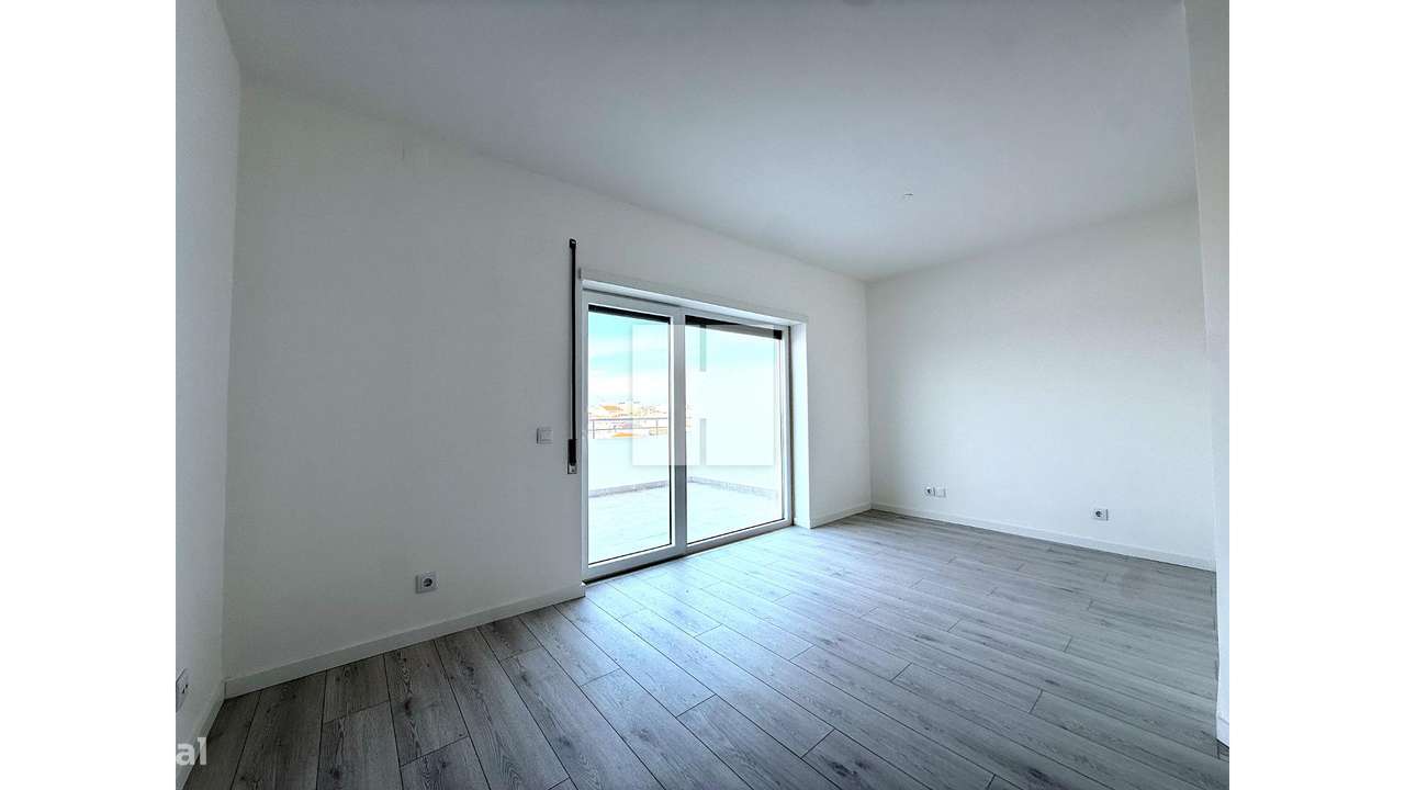 T0 NOVO c/ Terraço no Bairro Novo-17