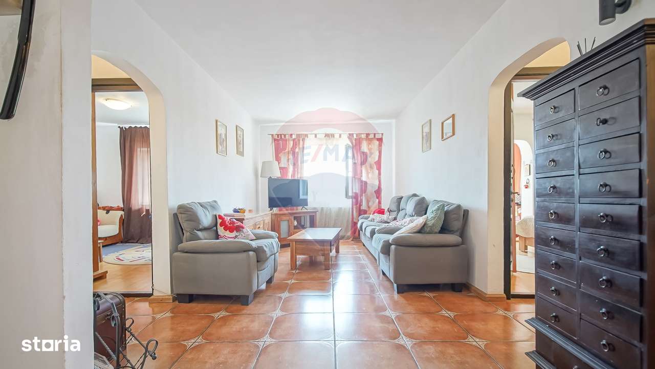 De vanzare 4 camere Racadau-zona Parcul Trandafirilor-5