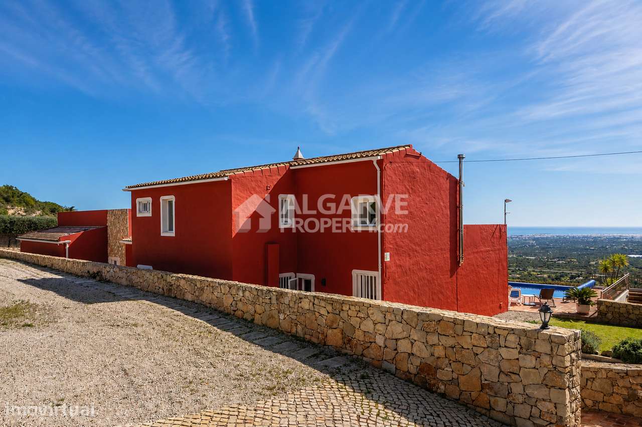 Moradia com Vistas Panorâmicas e Terreno em Estoi-28