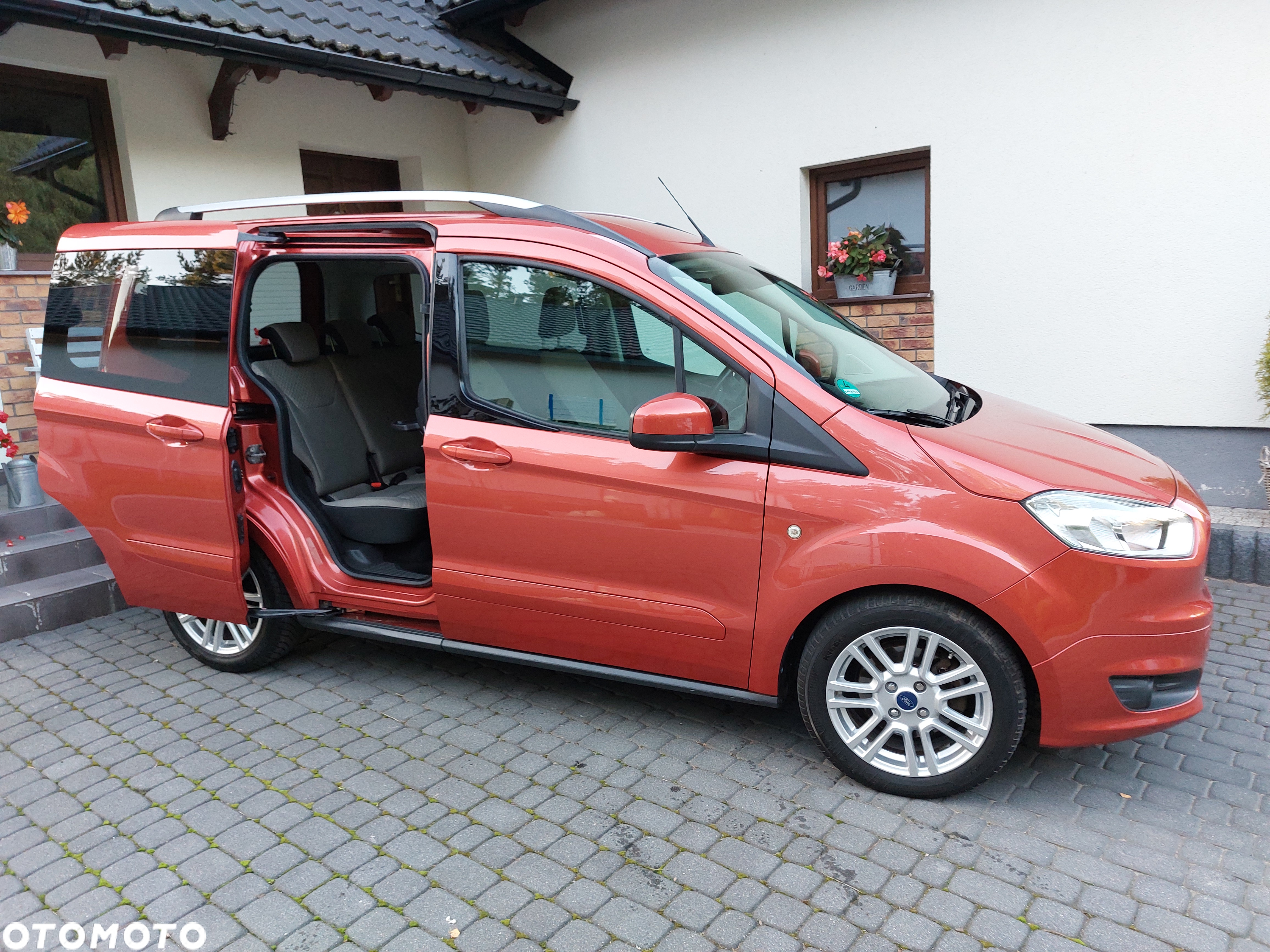 Ford Tourneo Courier 1.0 EcoBoost Titanium - 26