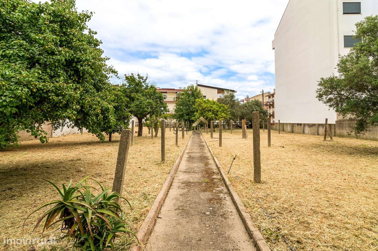 Moradia T3 com Terreno de 2.270m² no Centro do Entroncamento-28