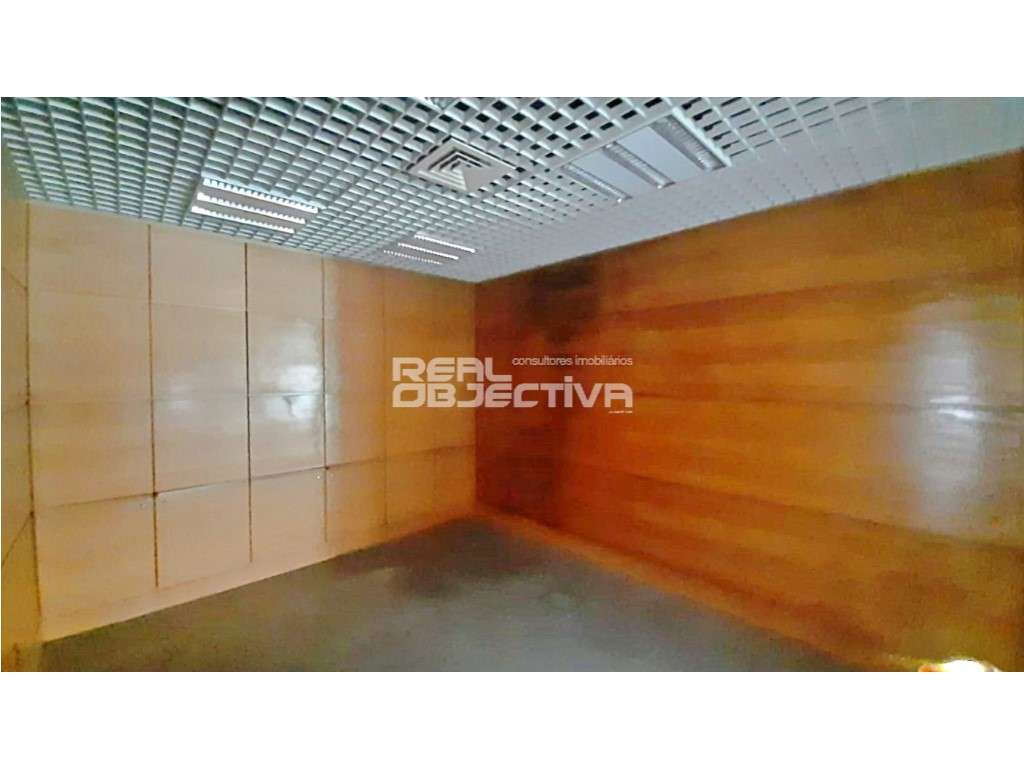 Loja com montra no centro de Paços de Ferreira - Grande imagem: 3/7