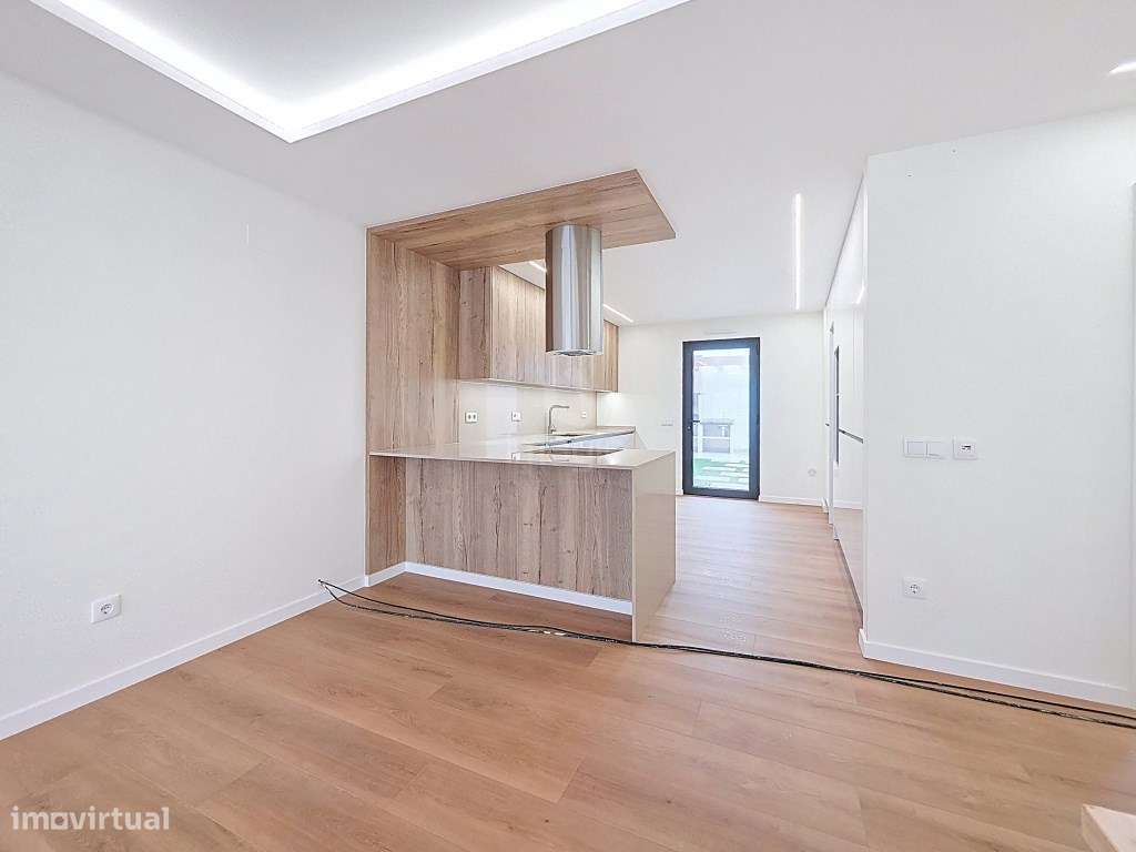 MORADIA T4 NOVA EM MAFRA.-3