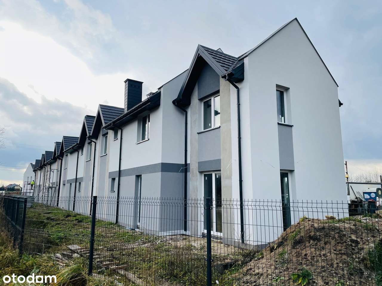 Bezpośrednio segment na kameralnym osiedlu. - Pełny obrazek: 4/7