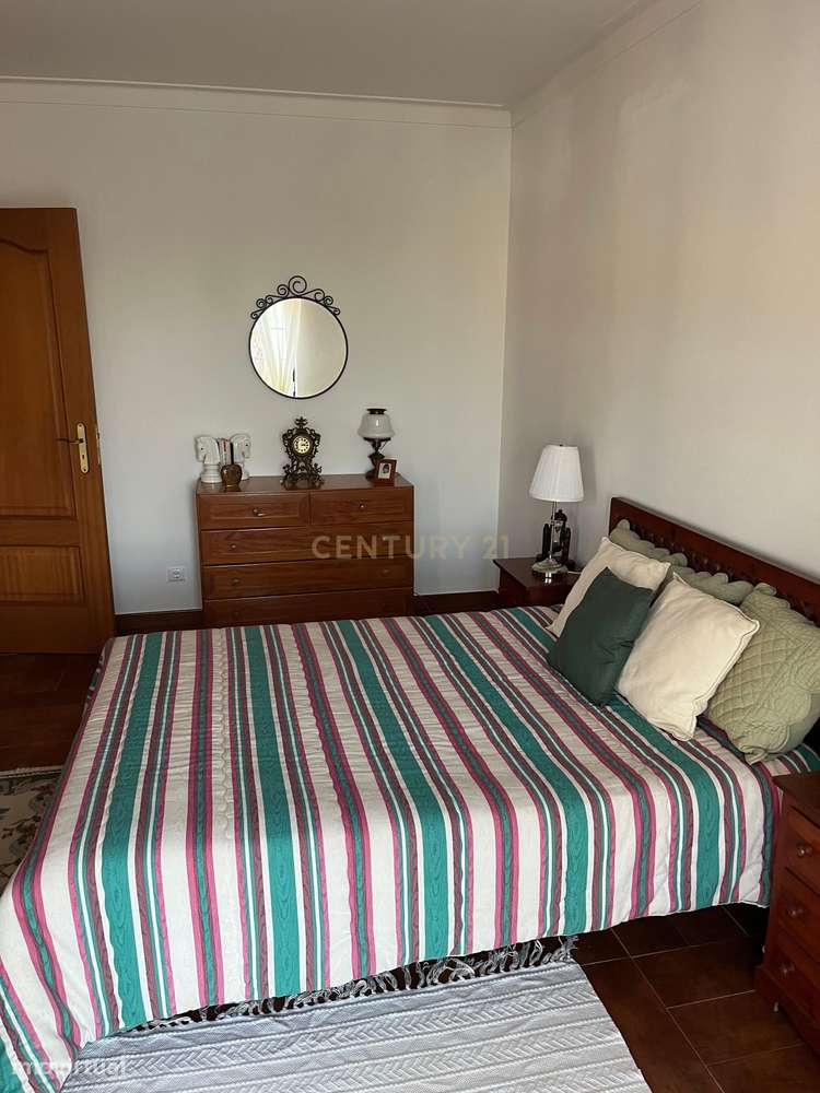 Moradia T4 em condomínio fechado com piscina, vista mar e walking dist-28