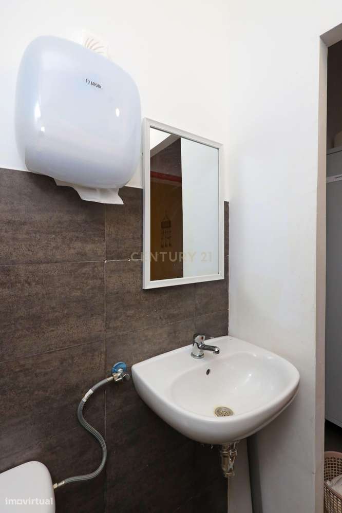 Loja no Lumiar, preparada para abrir o seu próprio negócio (café/paste-23