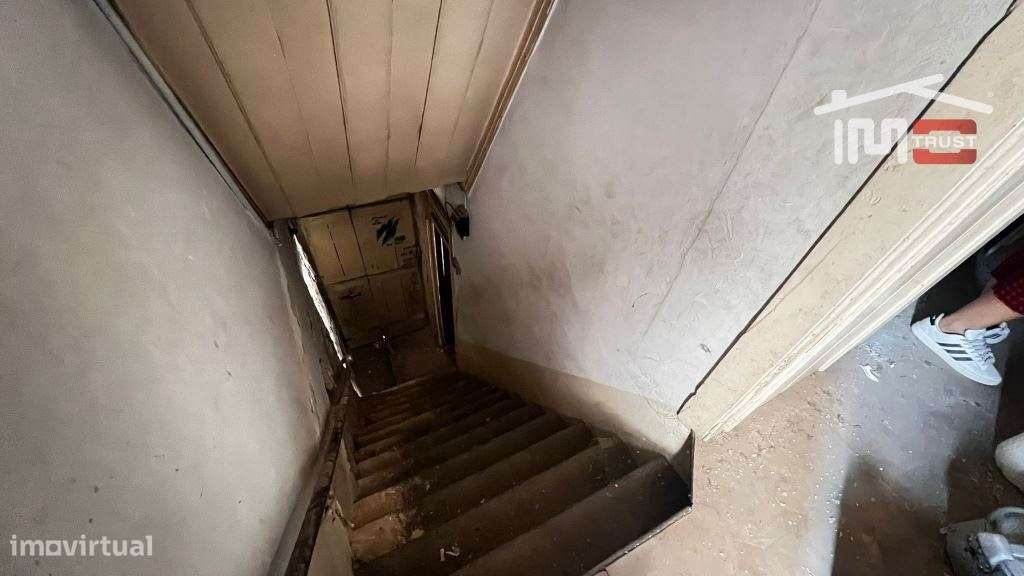 Prédio Habitacional Rés-do-Chão e 1º andar no Centro do Montijo - P...-21