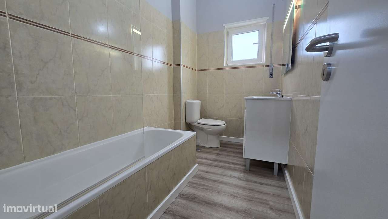 T2 Remodelado no Coração de Setúbal – Onde a Vida Tem Mais Cor-23