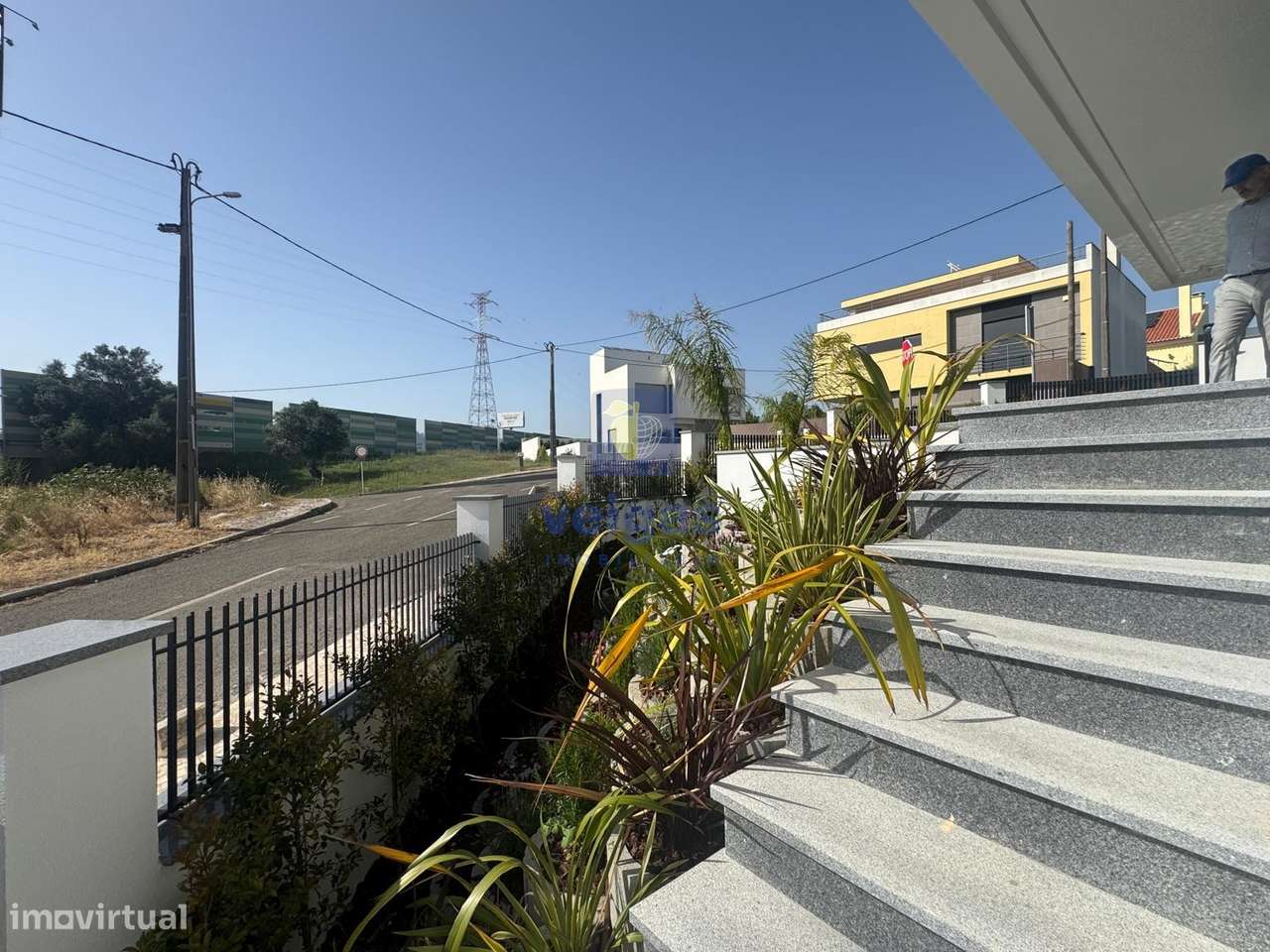 Moradia T4 C/ Piscina -  Bairro Primavera-16