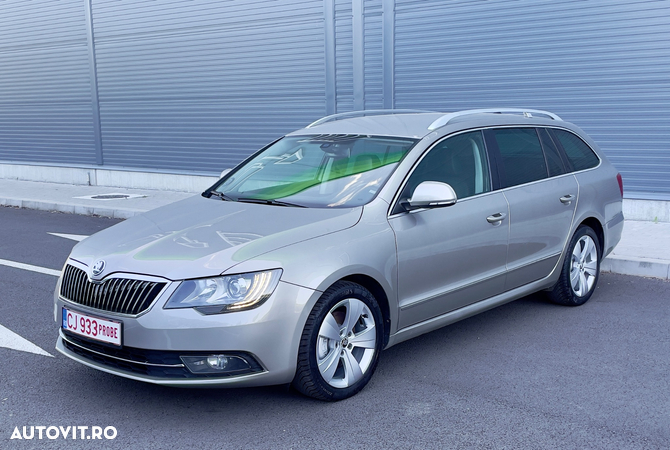 Skoda Superb 2.0 TDI DSG Elegance - 40