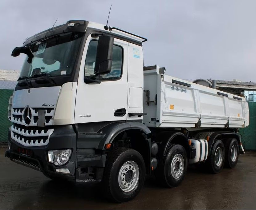 Mercedes-Benz Arocs 2022