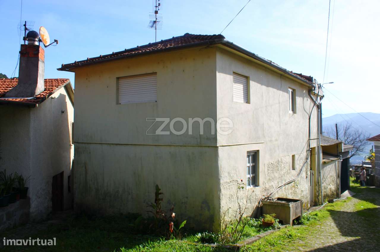 Moradia T2 para recuperar | Santa Cruz do Douro | Baião - Grande imagem: 2/39