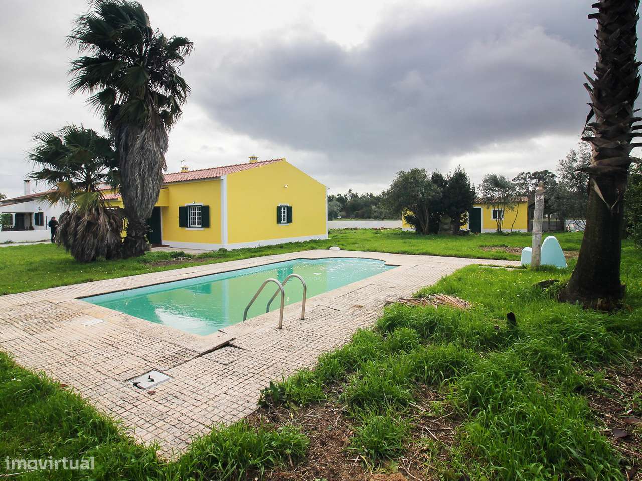 Moradia Unifamiliar com Piscina Garagem e Anexos. - Grande imagem: 4/19