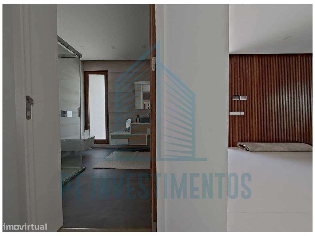 Moradia semi-nova T5+1 em Santa Joana - Aveiro-41