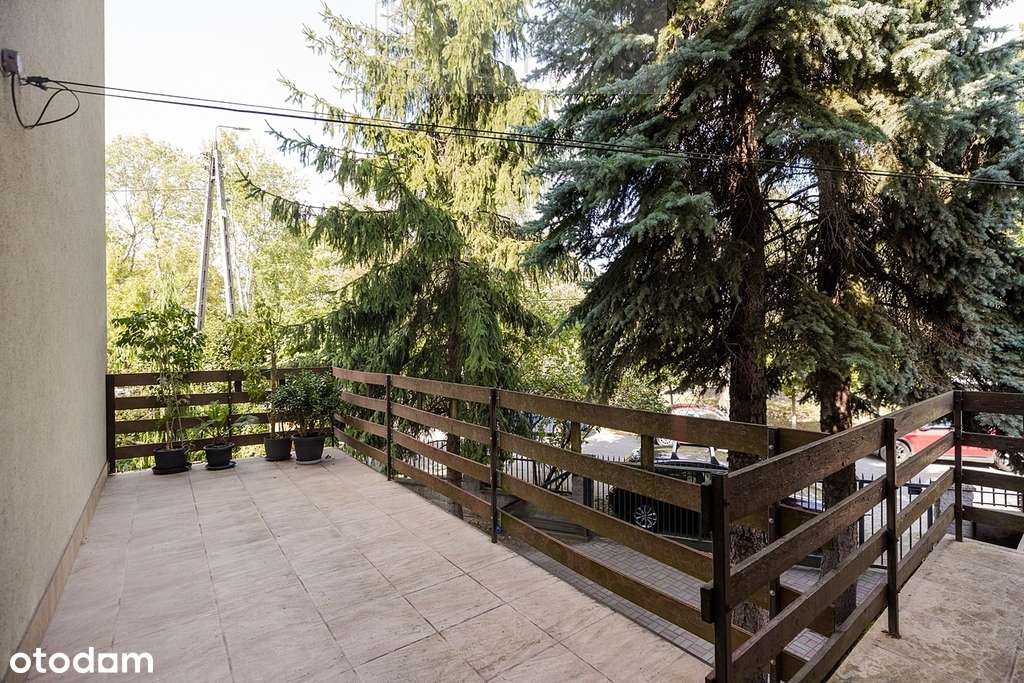 Doskonały pod wynajem jako 3 mieszkania.-12