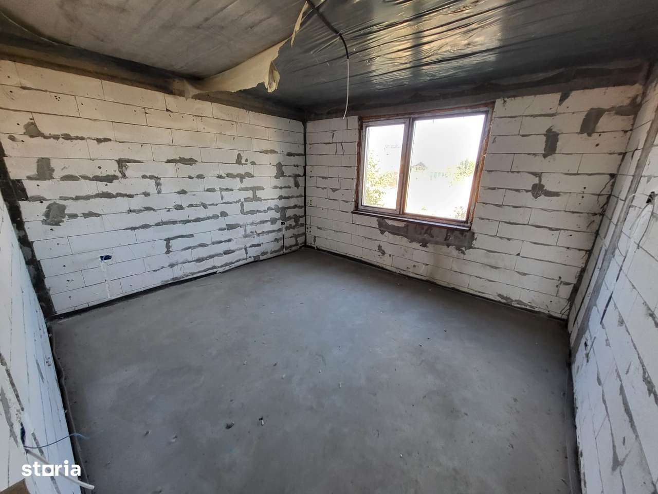 Casa Vanatori pret 86000 euro - Imagine principală: 4/8