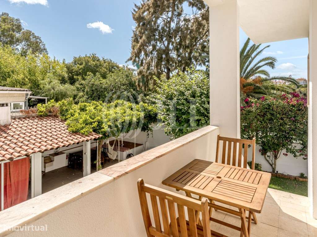 Moradia T4 com garagem e piscina, em Barcarena, Oeiras-21