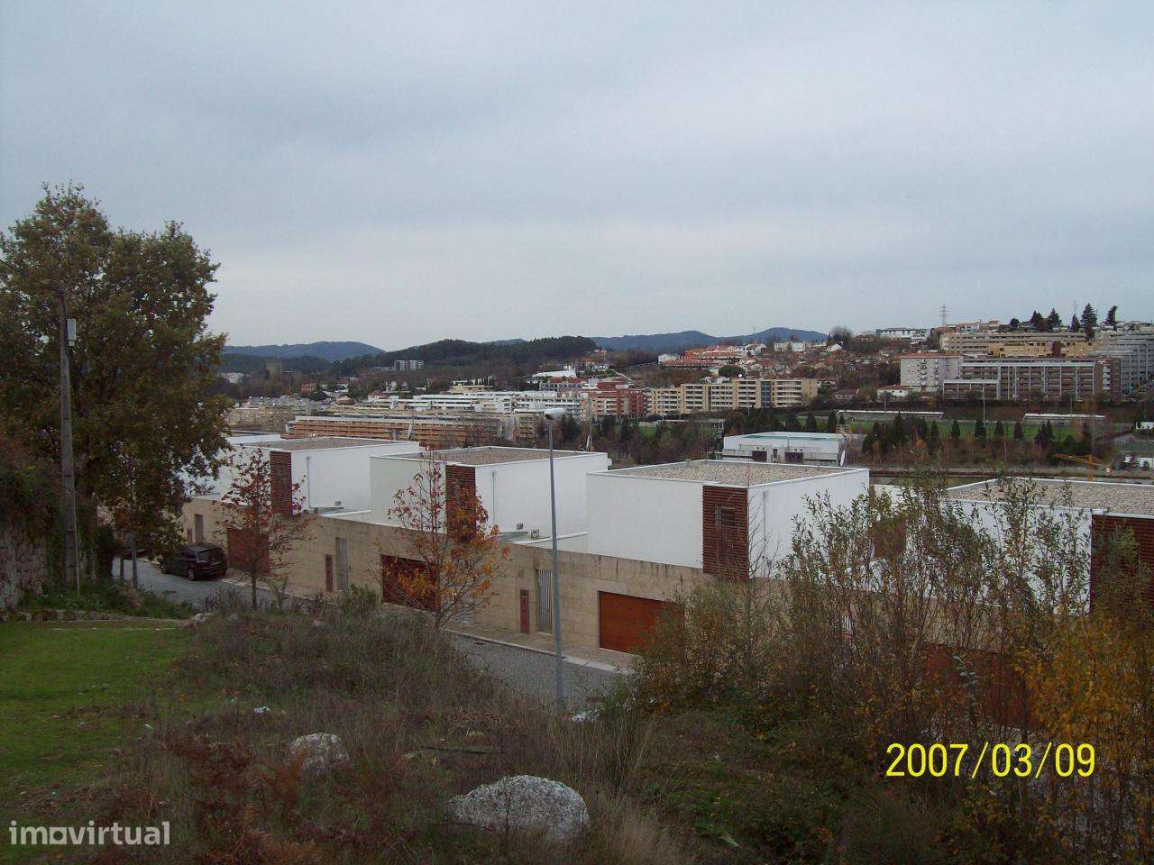 Lote de terreno na Costa.-24