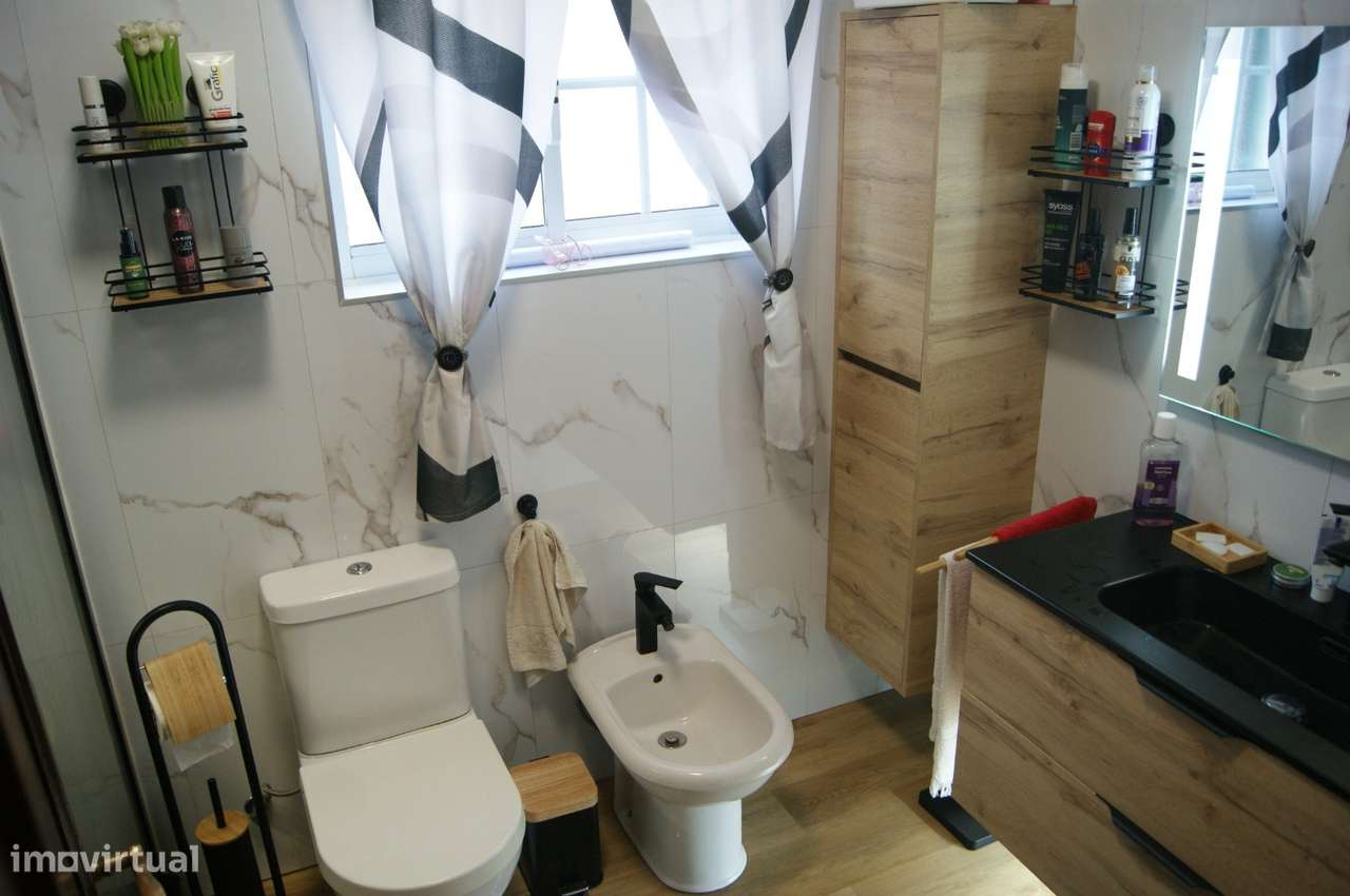 Moradia com 4 assoalhadas em ótimo estado.-17