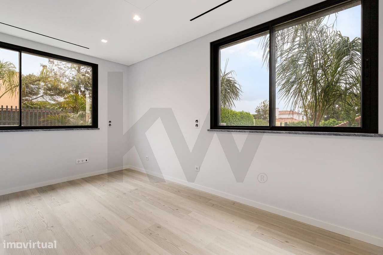 Moradia de arquitetura contemporânea em Cascais com 5 suites para vend-17