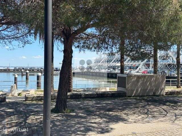 Loja venda junto Passeo Ribeirinho do Parque das Nações, Oportunidade!-7