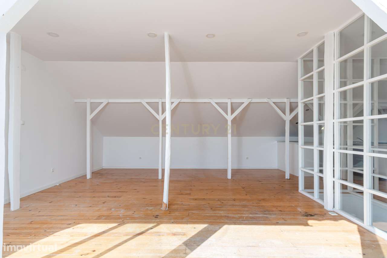 Espetacular apartamento T4 com vista deslumbrante sobre o rio Tejo – C-31