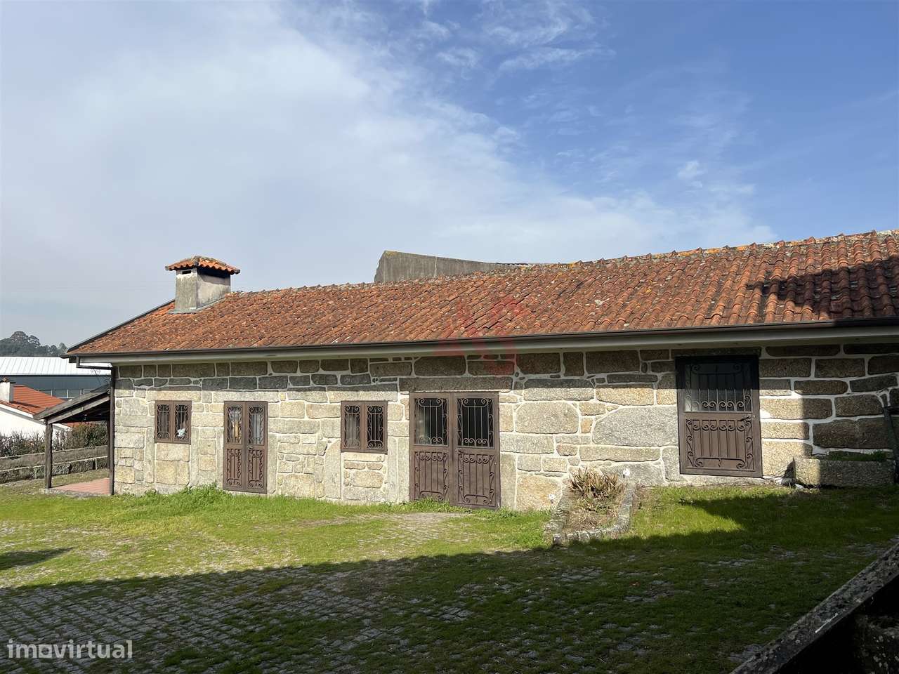 Moradia T4 com Piscina e Terreno de 2.407m² | Raimonda, Paços de Ferre-10