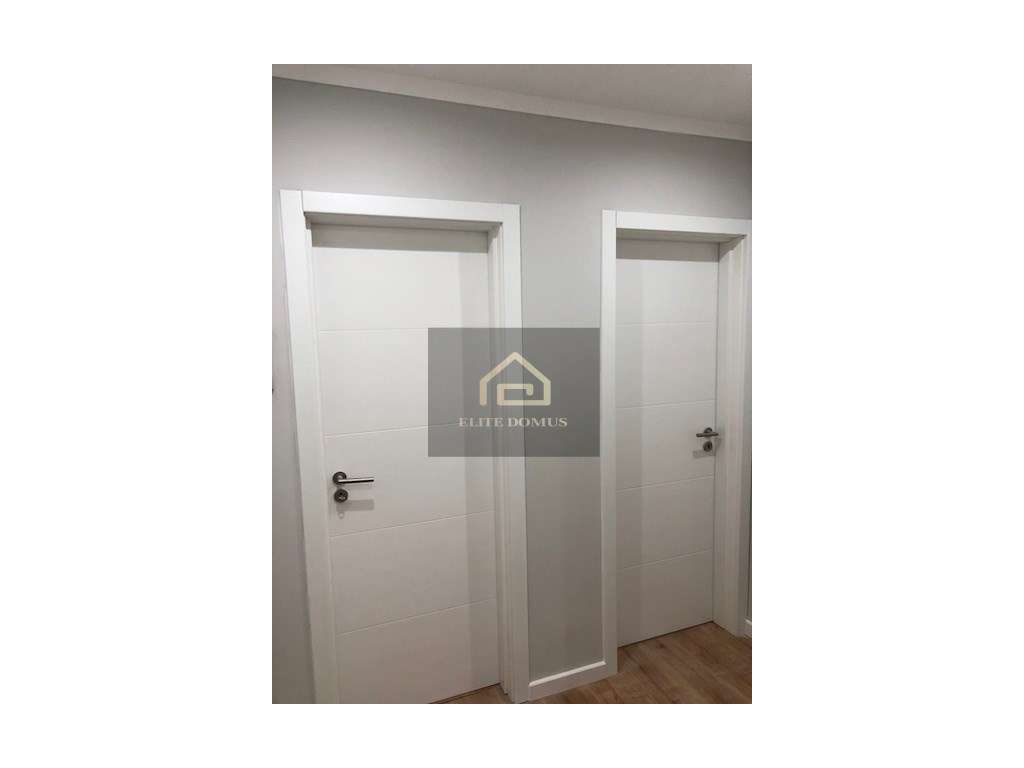 T1 Totalmente Remodelado com elevador e junto ao Metro - Reboleira!-25