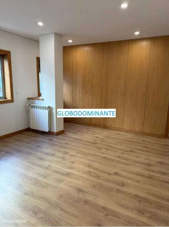 Apartamento T4 em S. Vítor em excelente localização-5