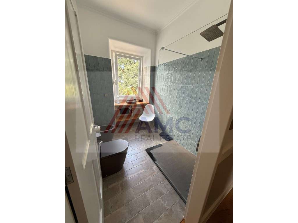 MORADIA T6 NO CENTRO DA VILA DA MADALENA-32