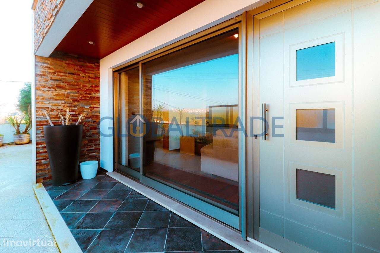 Moradia T3 com Terraço em Valbom-11