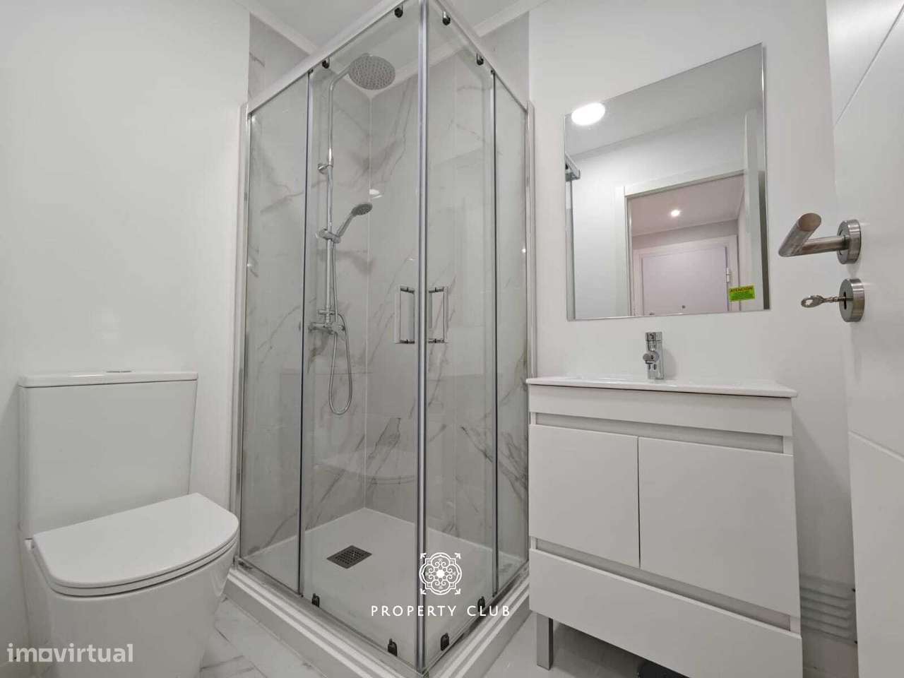 Apartamento T3 em fase de remodelação em Queluz-32