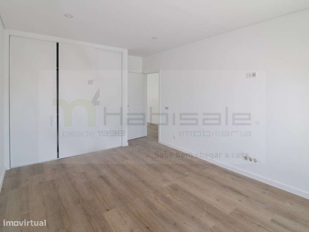 Moradia com Piscina em condomínio a 10 minutos da praia - Grande imagem: 5/27