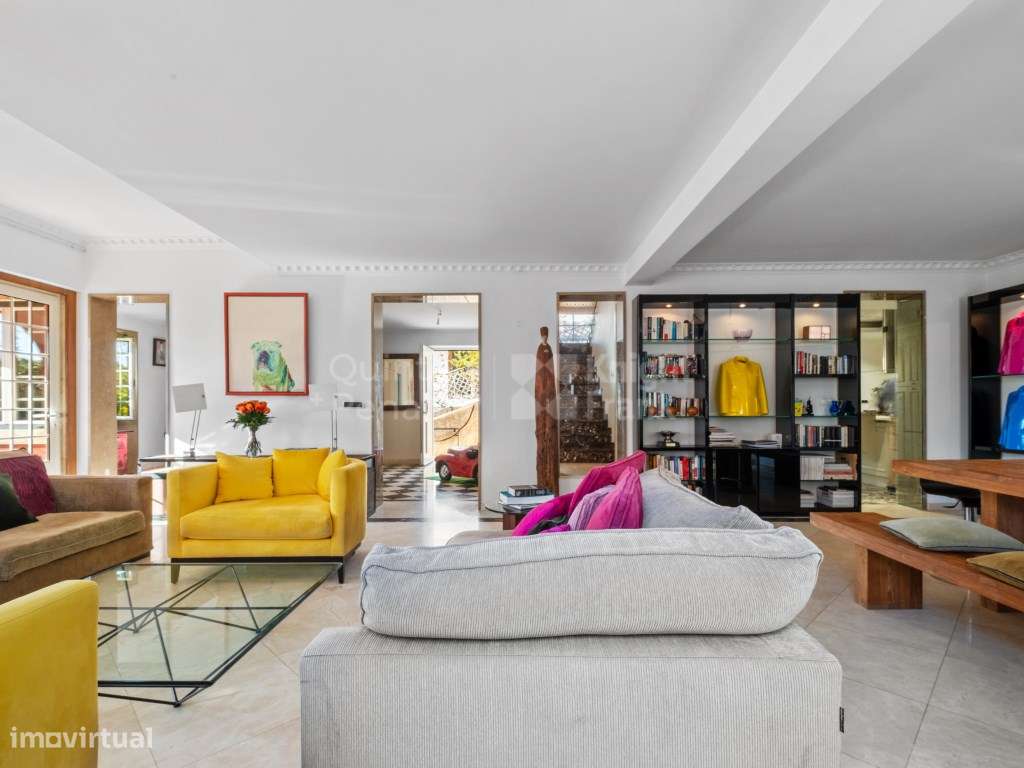 Moradia T5 com jardim e terraço com vista mar no Estoril - Grande imagem: 5/50