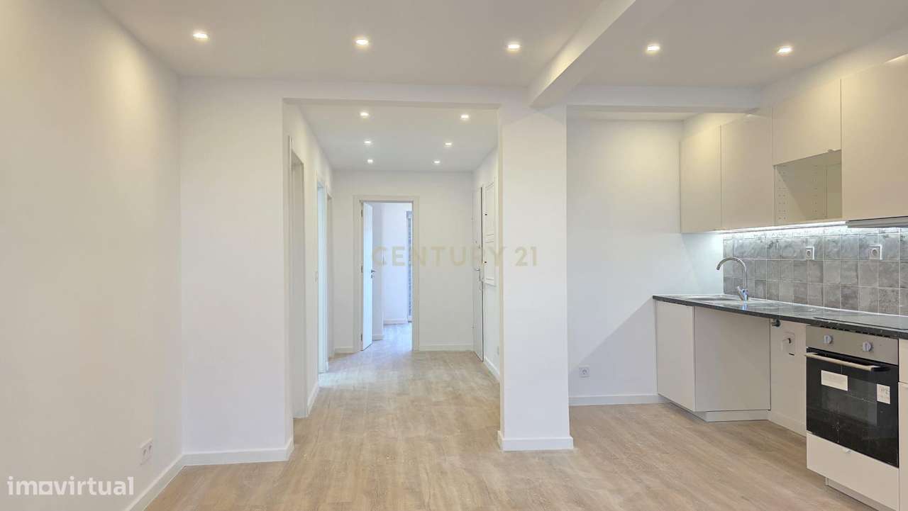 T2 Totalmente Remodelado com Terraço em Algueirão-Mem Martins - Grande imagem: 3/12