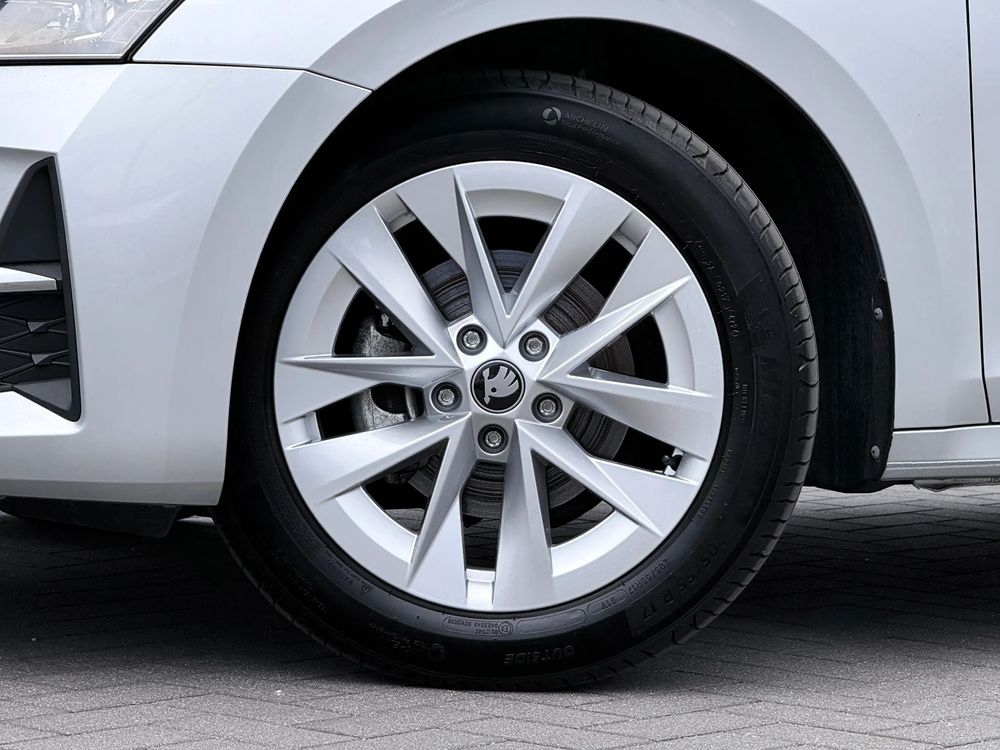 Skoda Octavia 1.5 TSI MHEV Selection DSG 150 KM — zdjęcie 6
