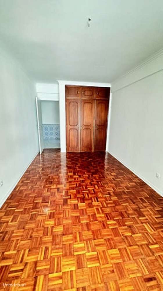 Apartamento T2 à venda na Avenida Santa Maria, Cacem-12