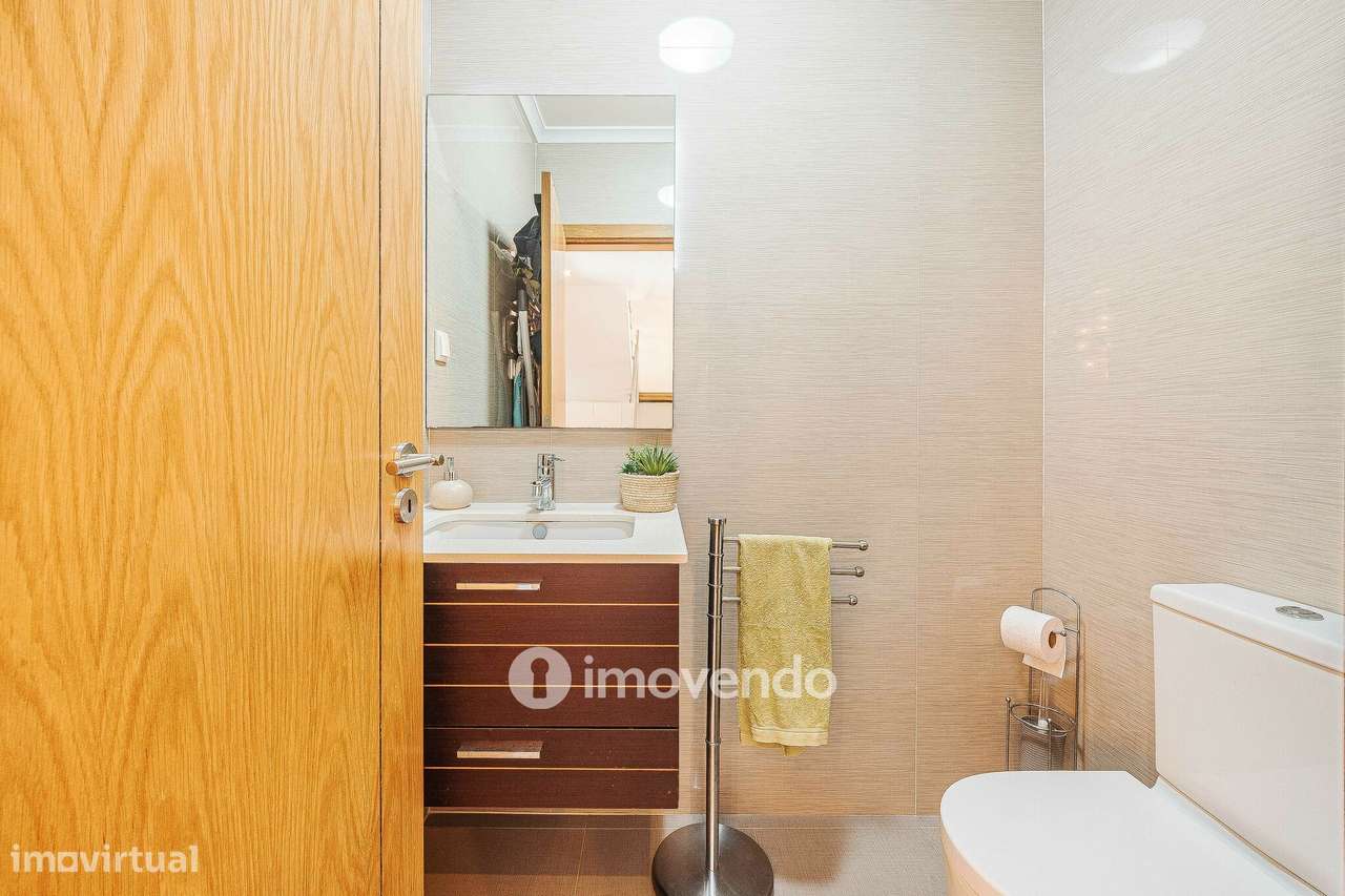 Apartamento T4 Duplex, com estacionamento e arrecadação, no Barreiro-15