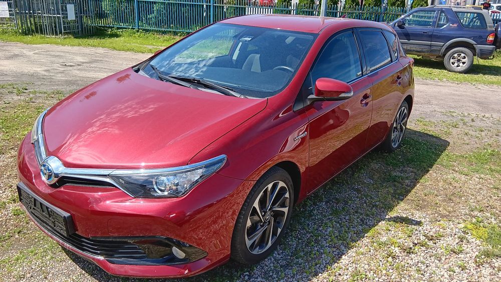 Toyota Auris II (2012-) 1.8 Executive 2017