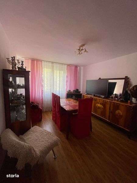 Apartament cu 4 camere - Imagine principală: 2/8